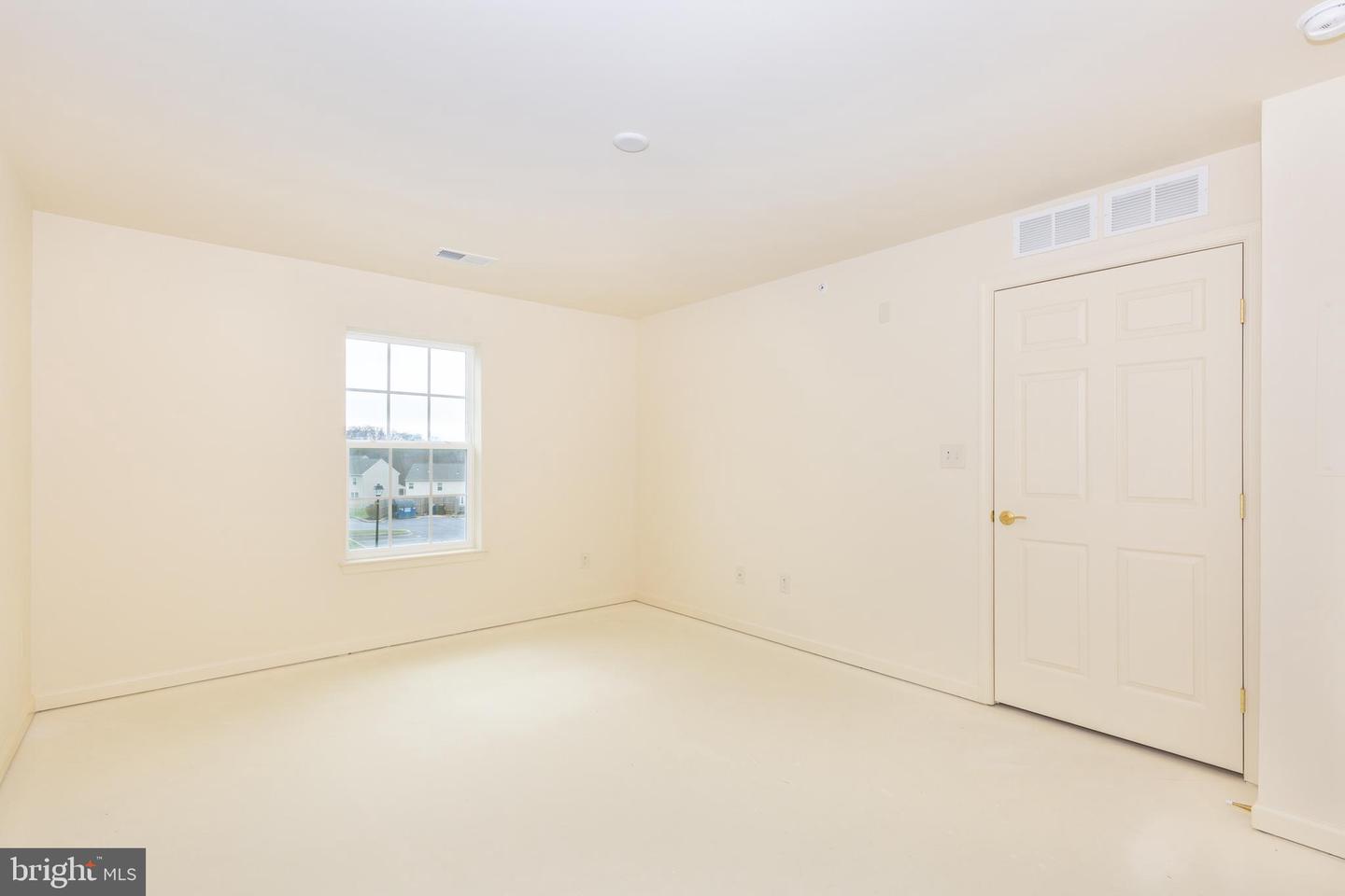 820 Wembley Drive #2d Property Photo 23
