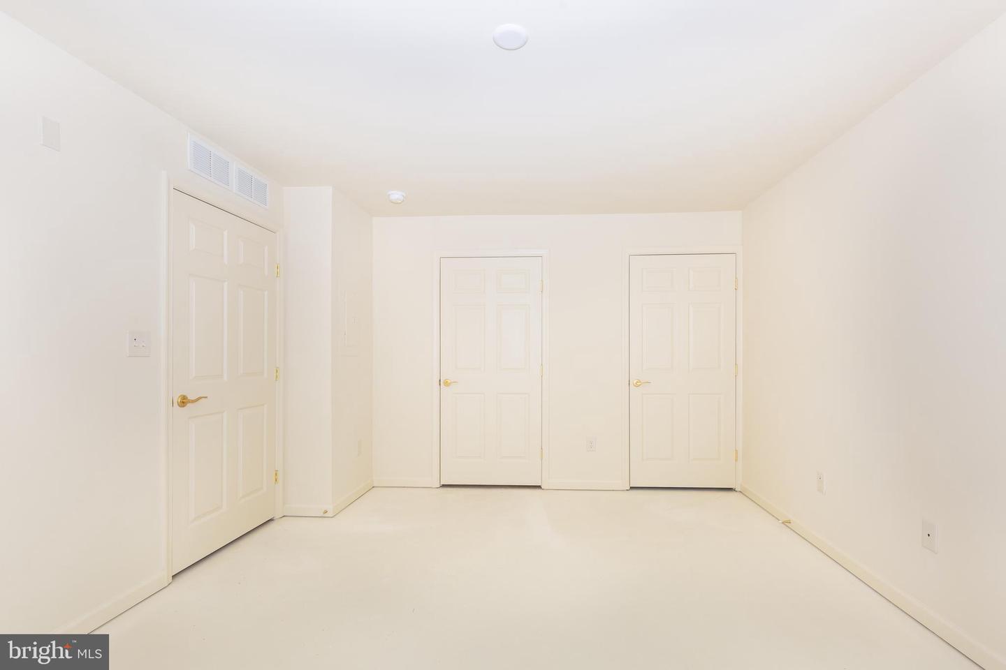 820 Wembley Drive #2d Property Photo 24