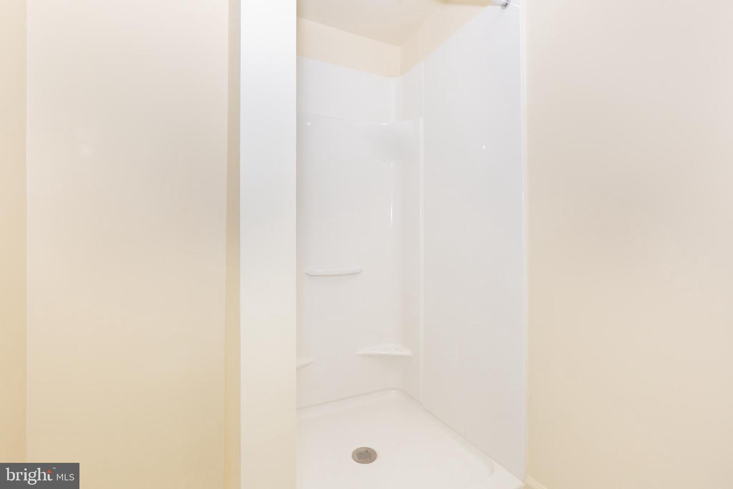 820 Wembley Drive #2d Property Photo 27