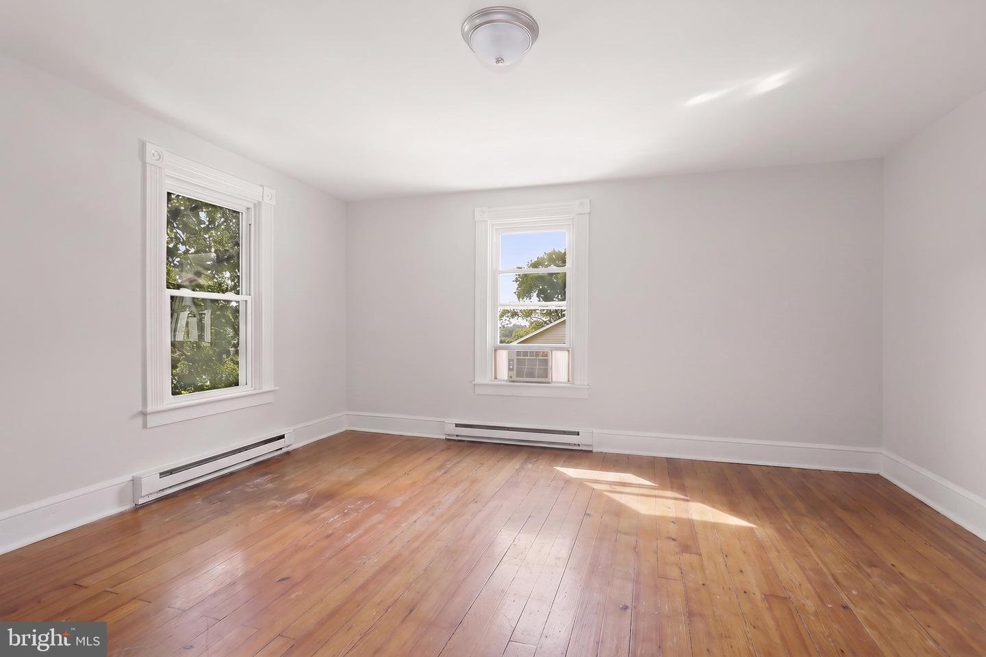 101 E Church St Property Photo 23