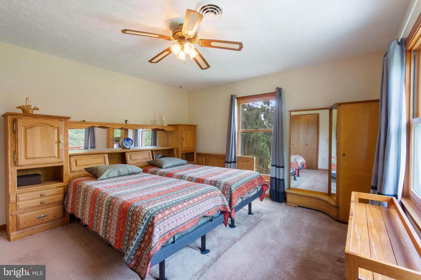 2380 Moreau Dr Property Photo 21
