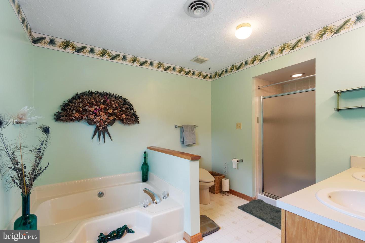 2380 Moreau Dr Property Photo 23