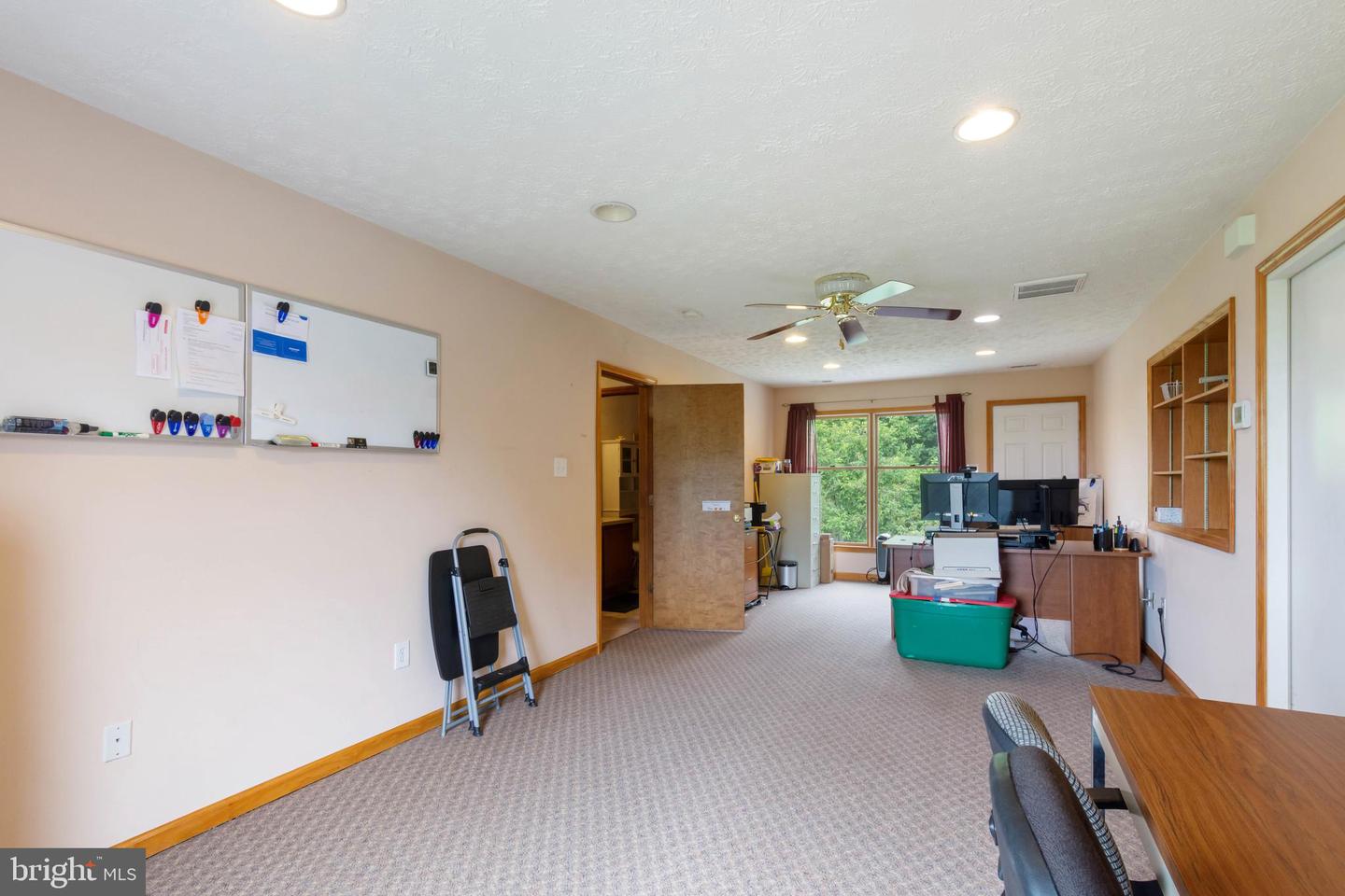 2380 Moreau Dr Property Photo 29