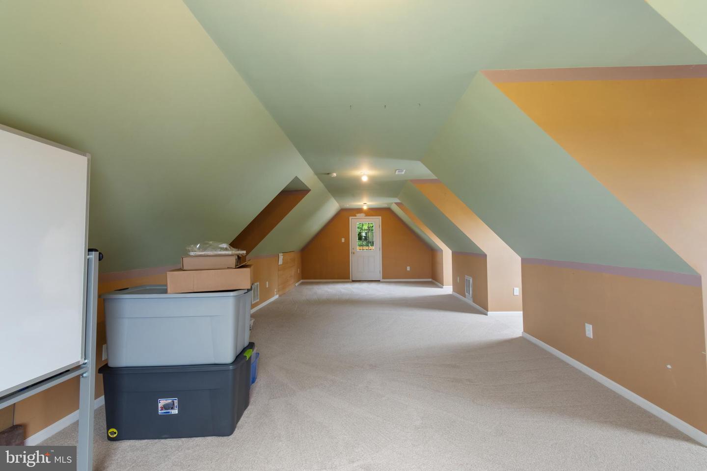 2380 Moreau Dr Property Photo 32
