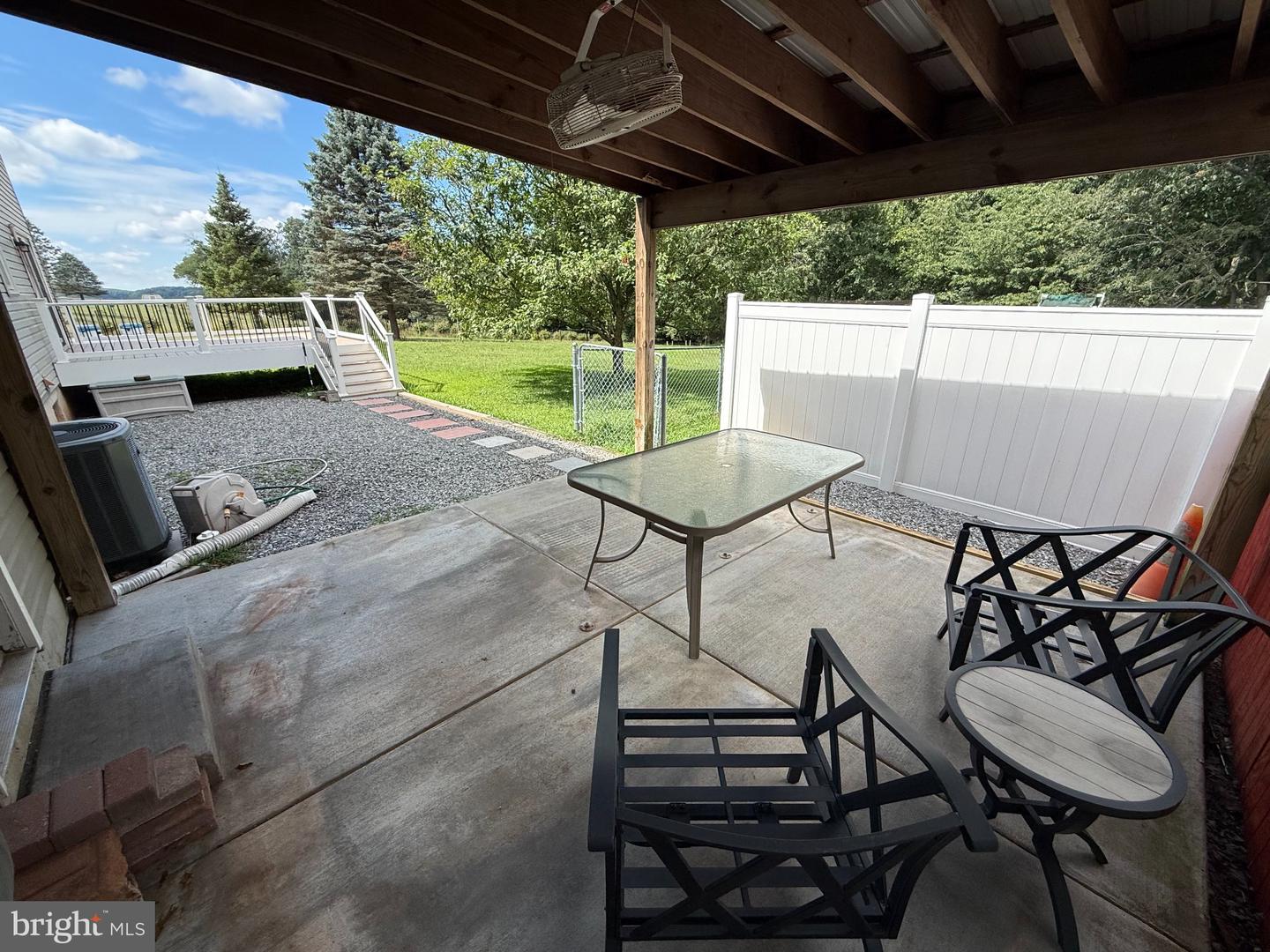 2380 Moreau Dr Property Photo 38