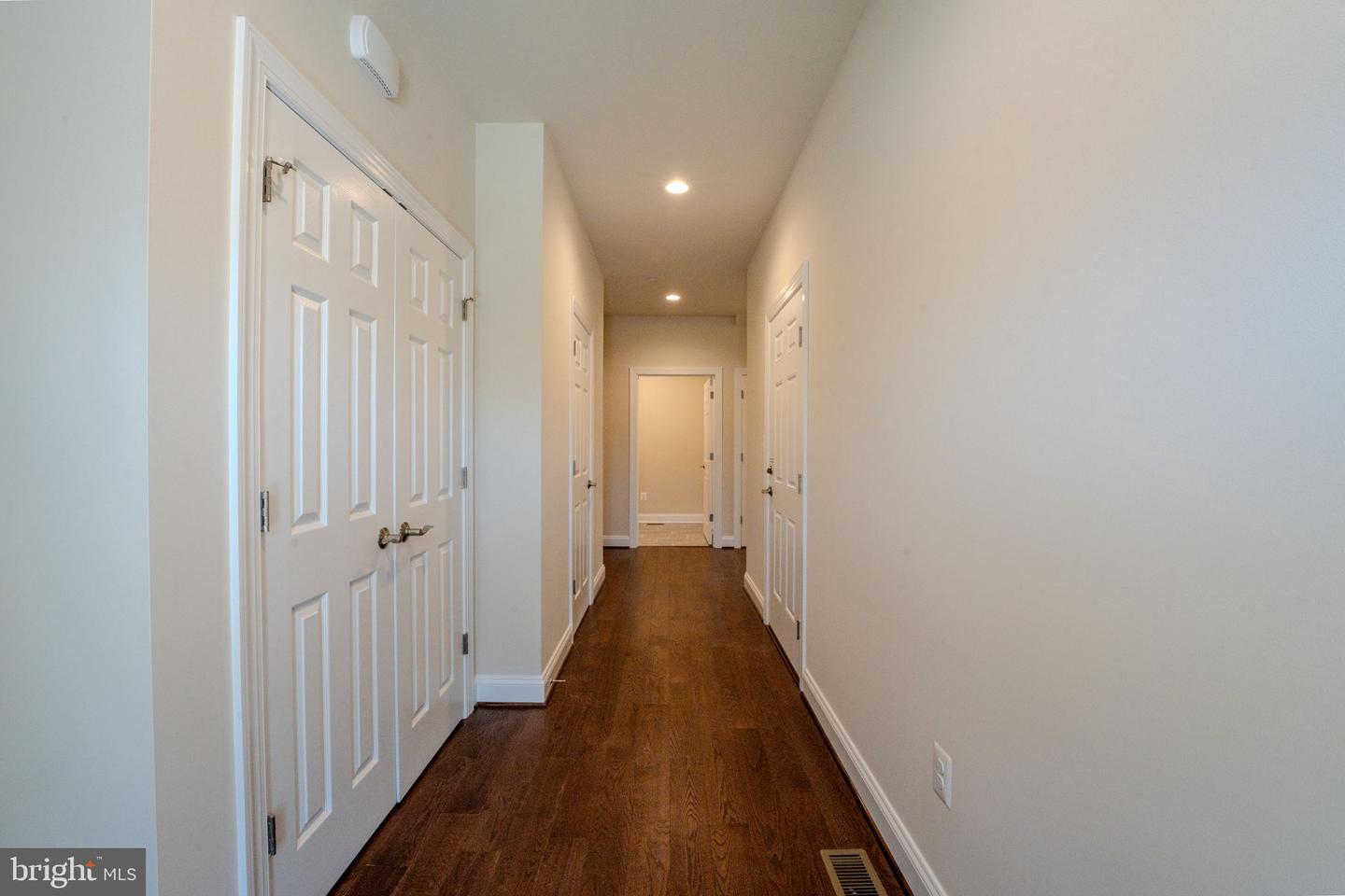 1712 Botanical Ct #22 Property Photo 5
