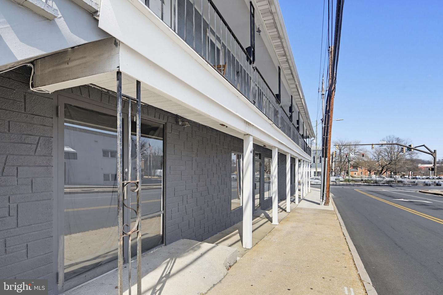 2 Bond St Property Photo 2