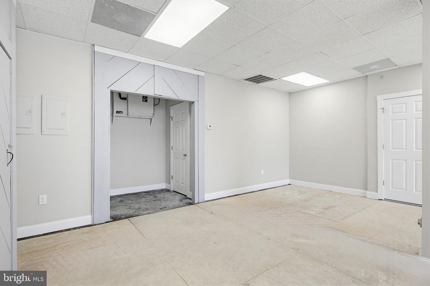 2 Bond St Property Photo 19