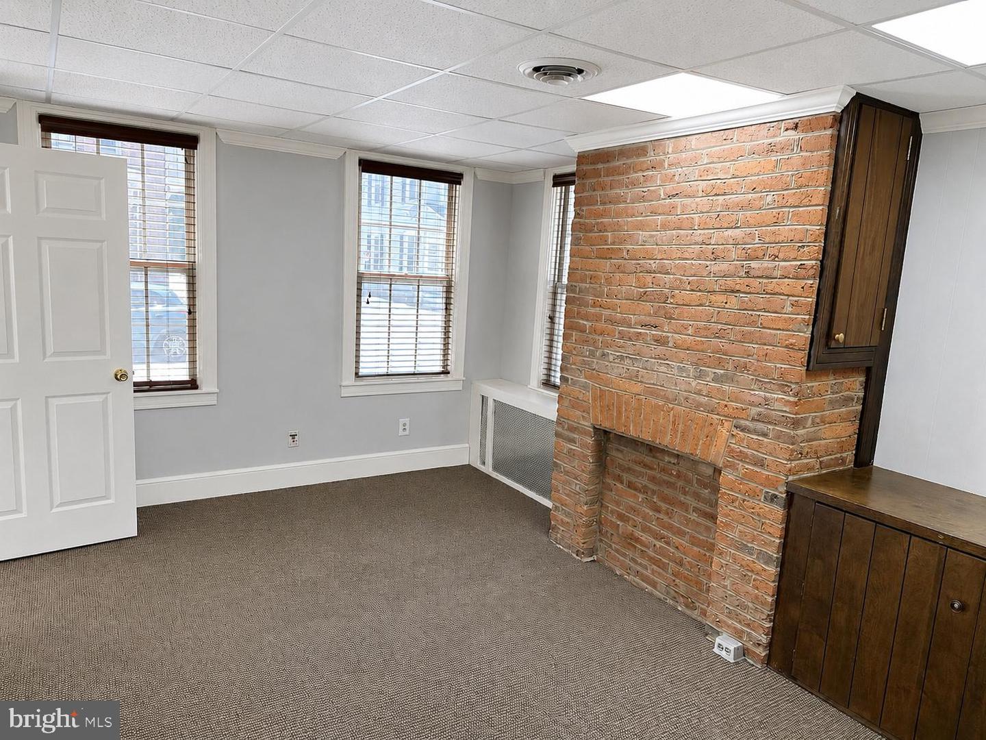 229 E Main St E #a Property Photo 3