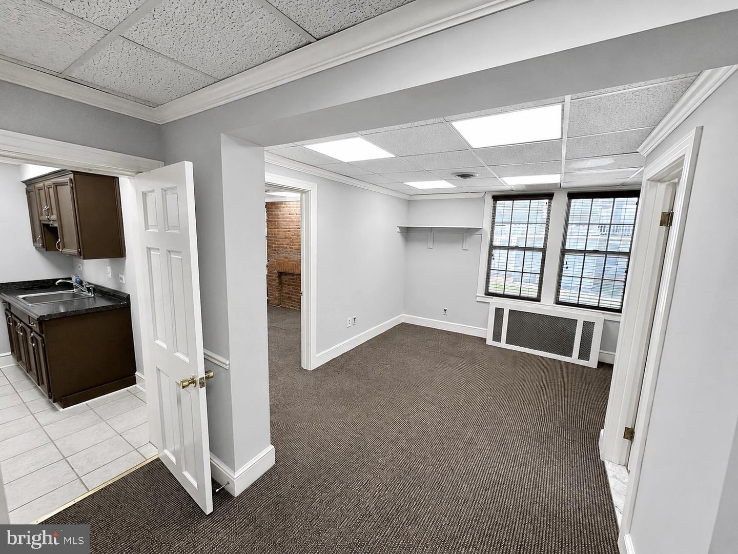 229 E Main St E #a Property Photo 15