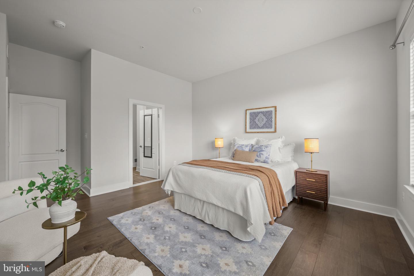 2812 Town View Cir Property Photo 18
