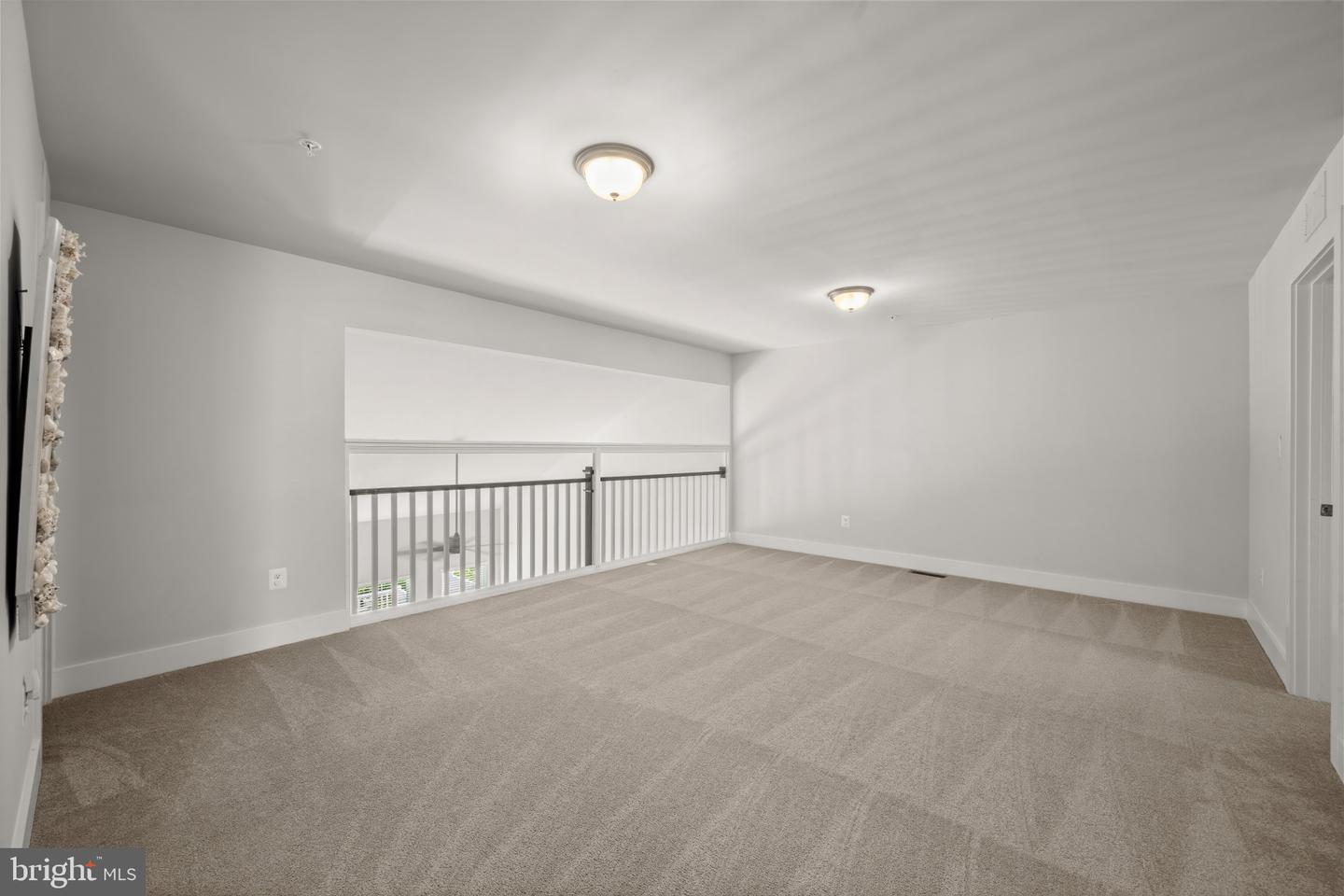 2812 Town View Cir Property Photo 28