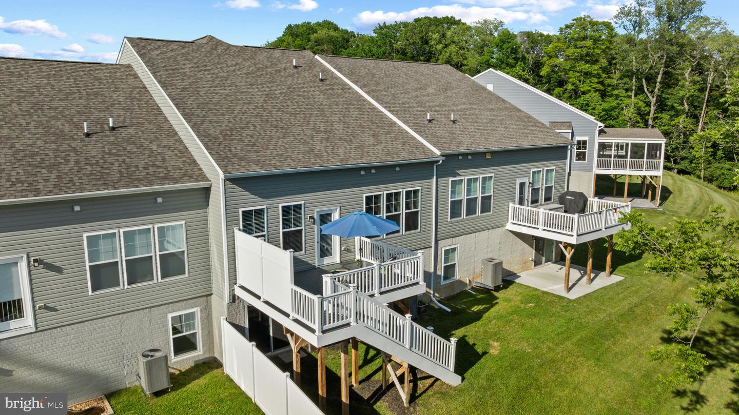 2812 Town View Cir Property Photo 42
