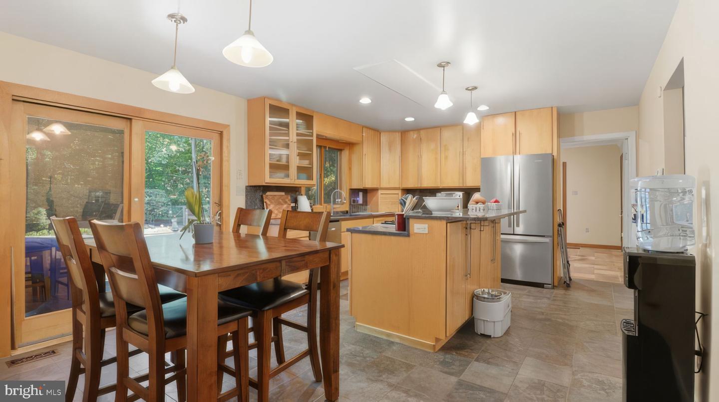 2185 Sams Creek Rd Property Photo 4