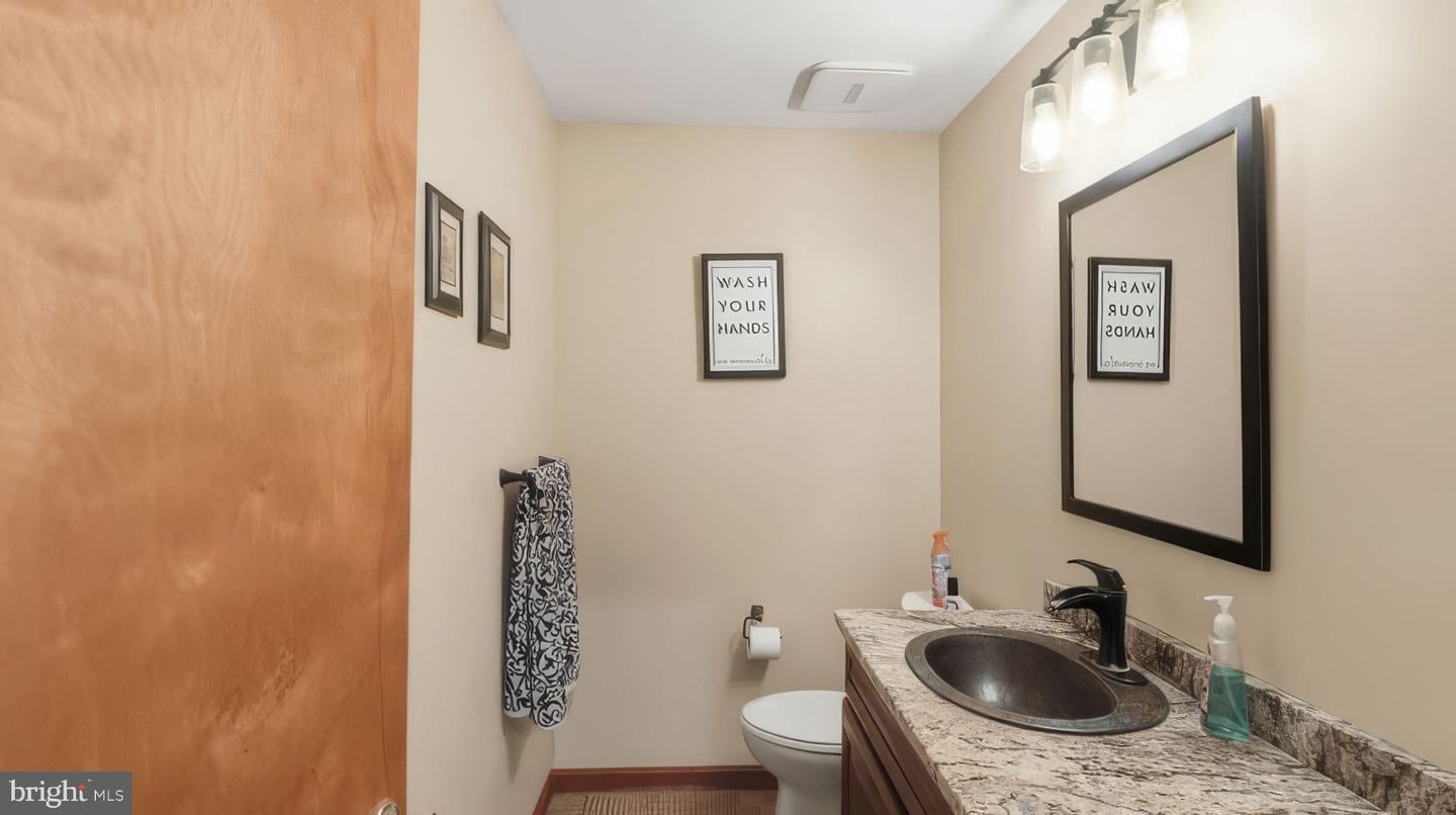 2185 Sams Creek Rd Property Photo 11