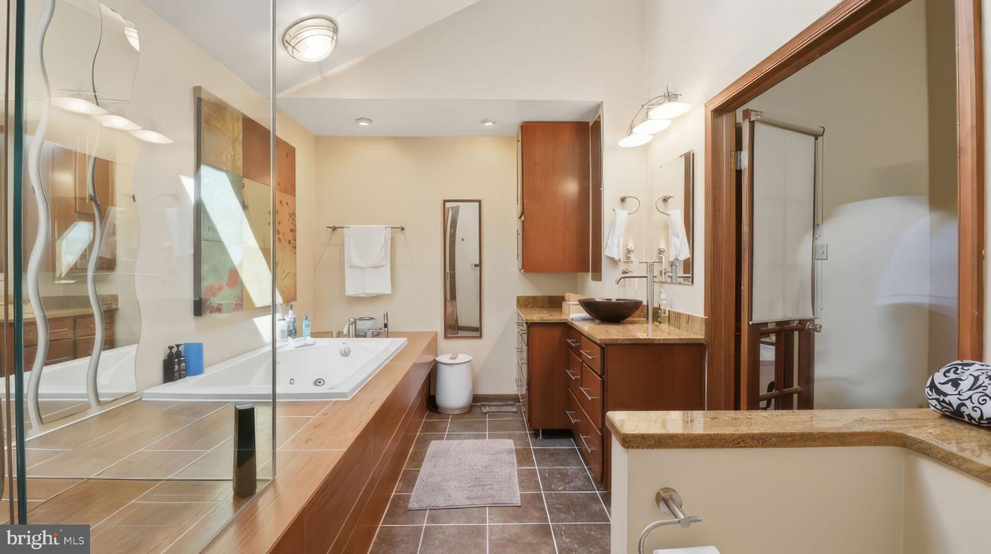 2185 Sams Creek Rd Property Photo 18