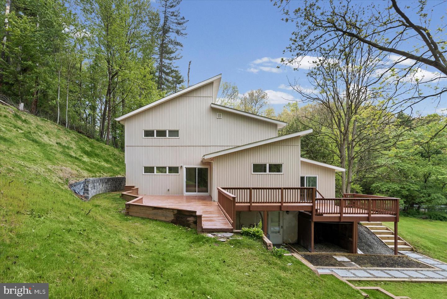 2056 Brown Rd Property Photo 1