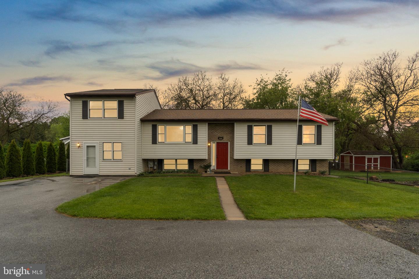 132 Dunrovin Ave Property Photo 1