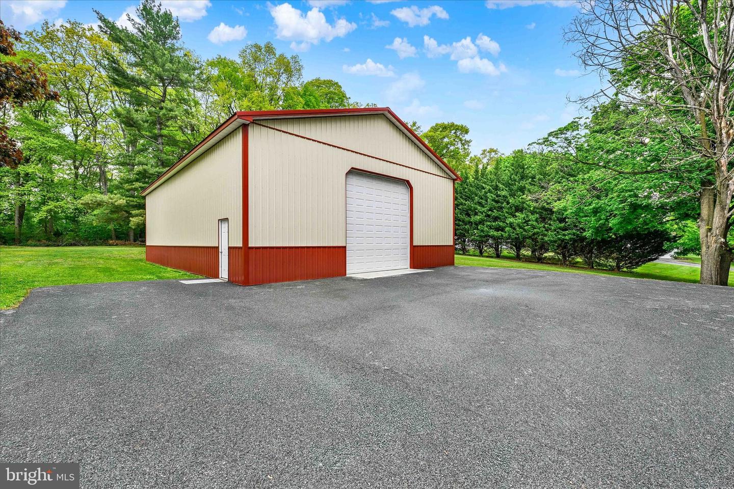 1609 Fairmount Rd Property Photo 5