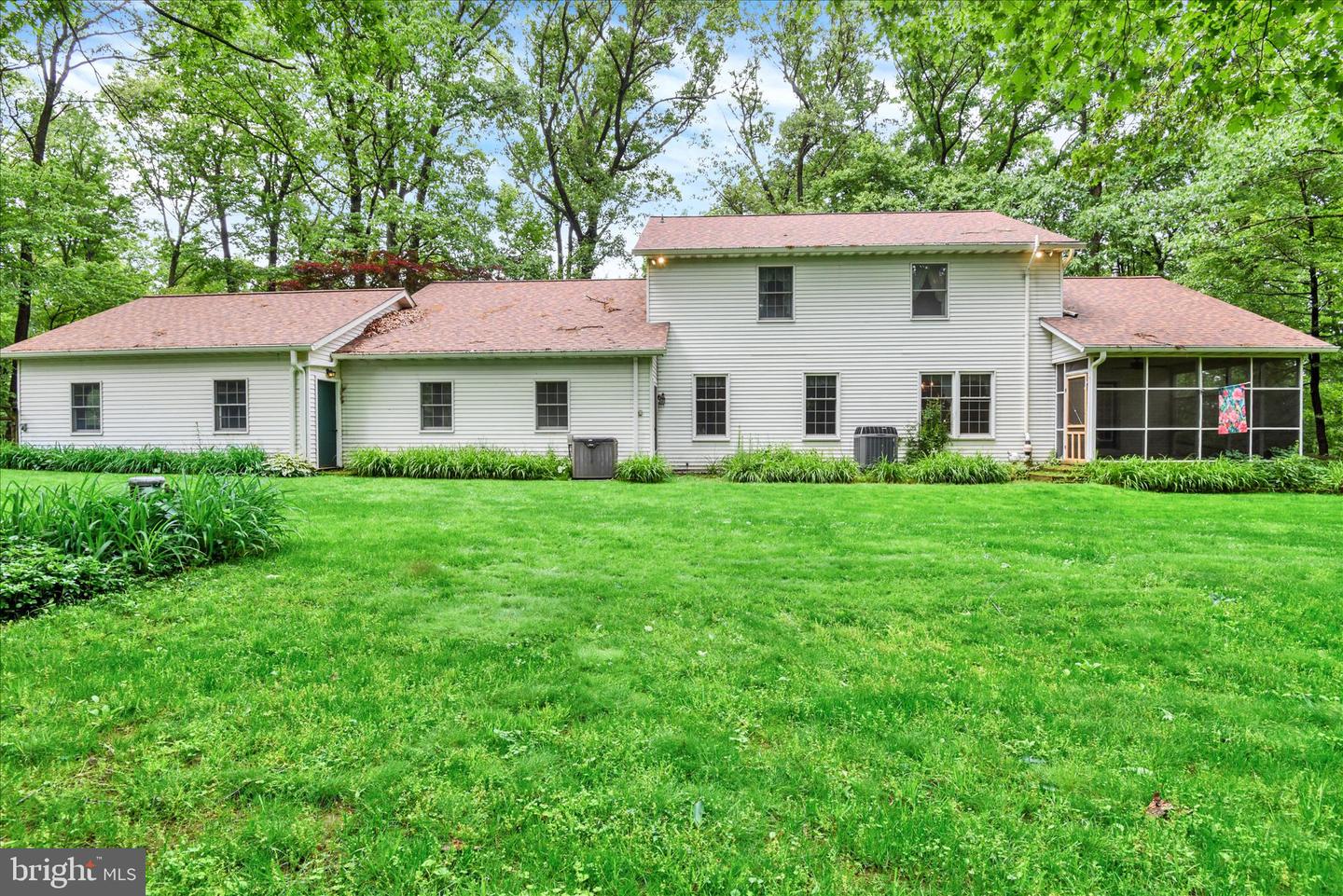 2055 Manchester Rd Property Photo 16