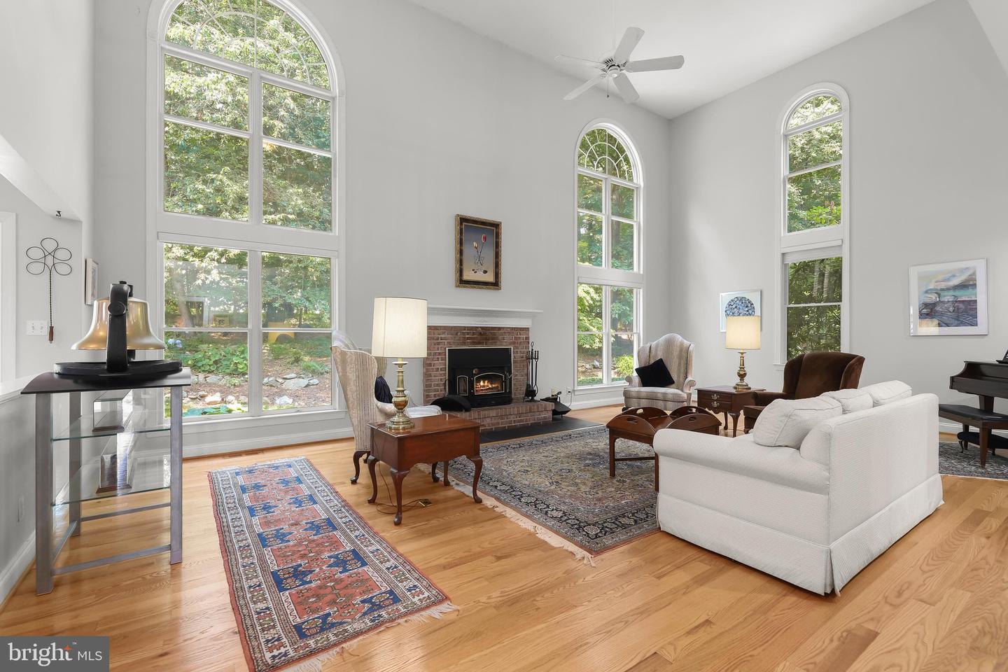1920 Turnberry Ct Property Photo 6