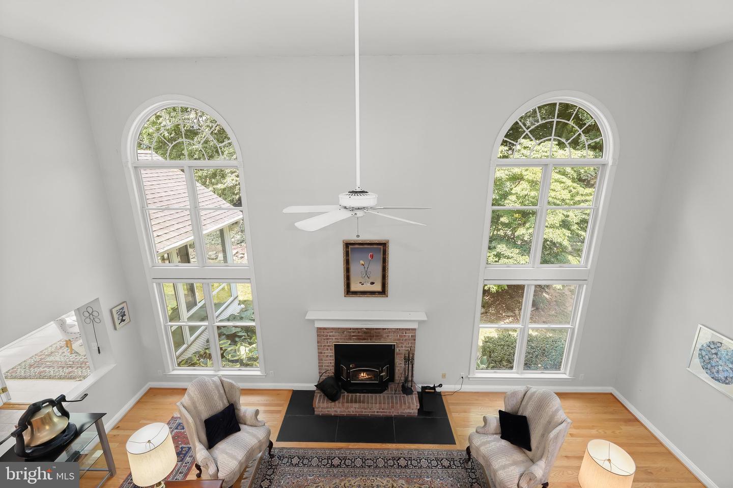 1920 Turnberry Ct Property Photo 7