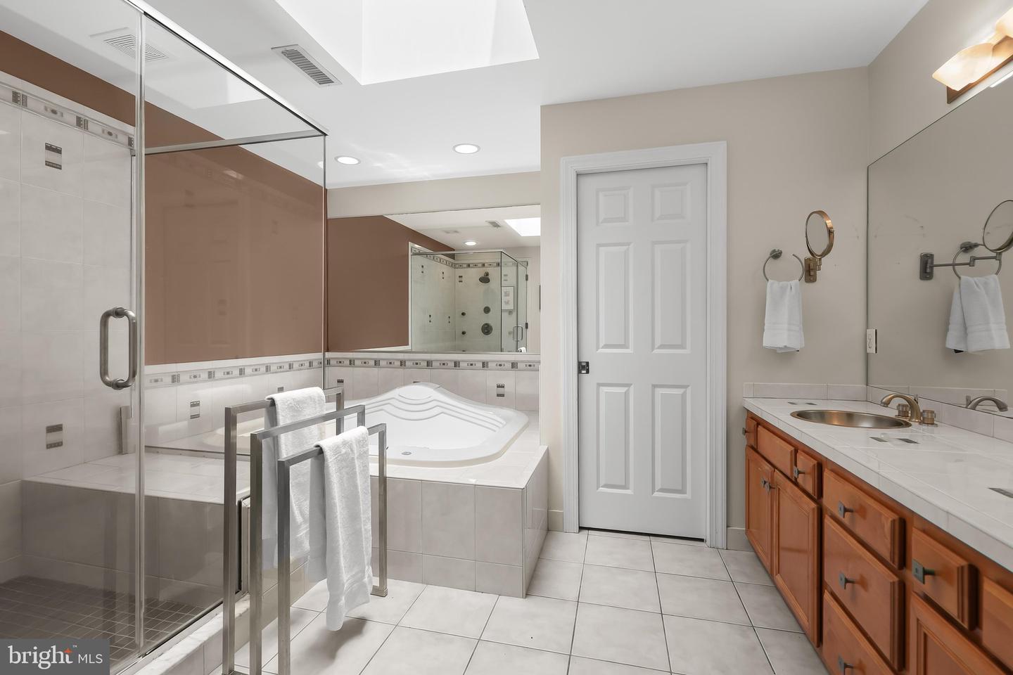 1920 Turnberry Ct Property Photo 36