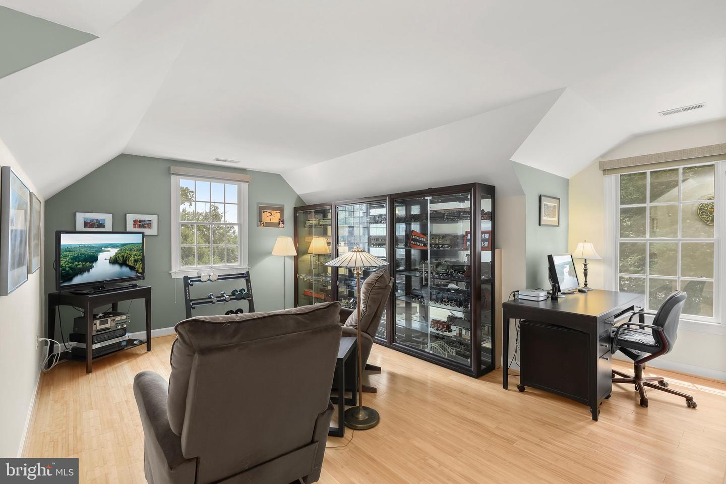 1920 Turnberry Ct Property Photo 43
