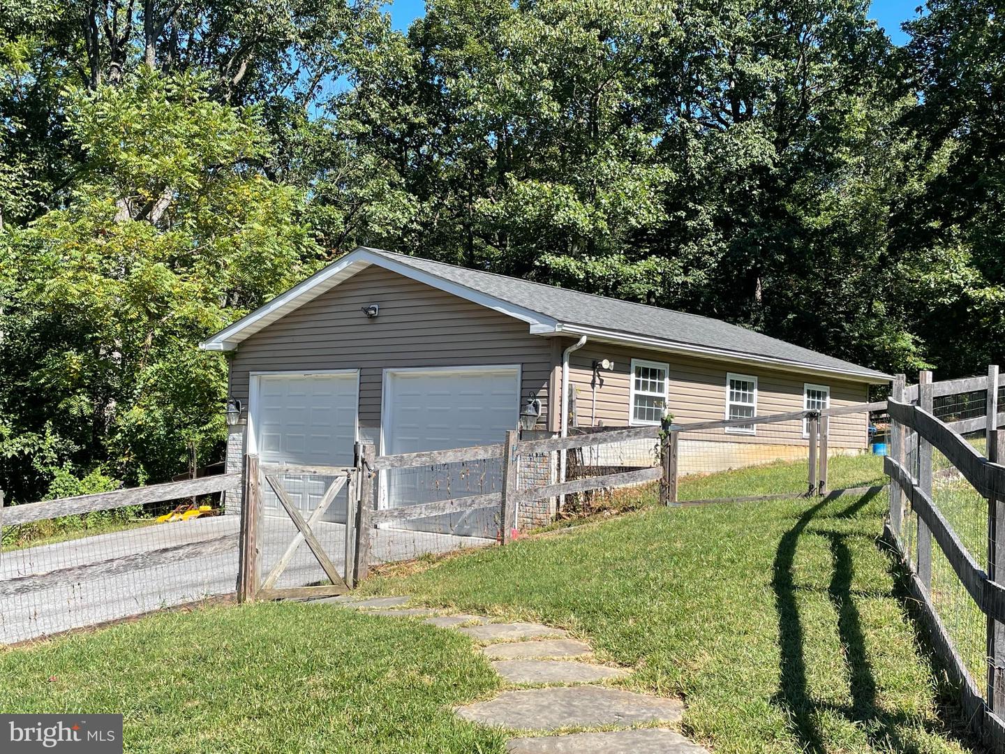 4001 Young Rd Property Photo 6