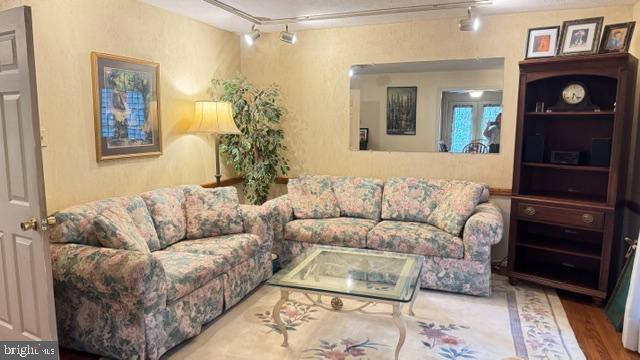 1740 Fairmount Rd Property Photo 8