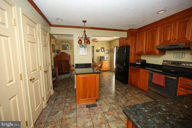 1740 Fairmount Rd Property Photo 15