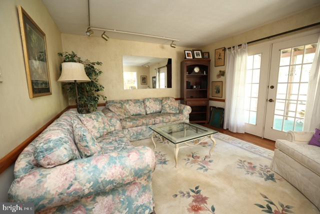 1740 Fairmount Rd Property Photo 30