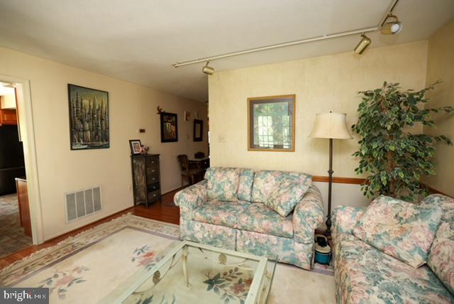 1740 Fairmount Rd Property Photo 33