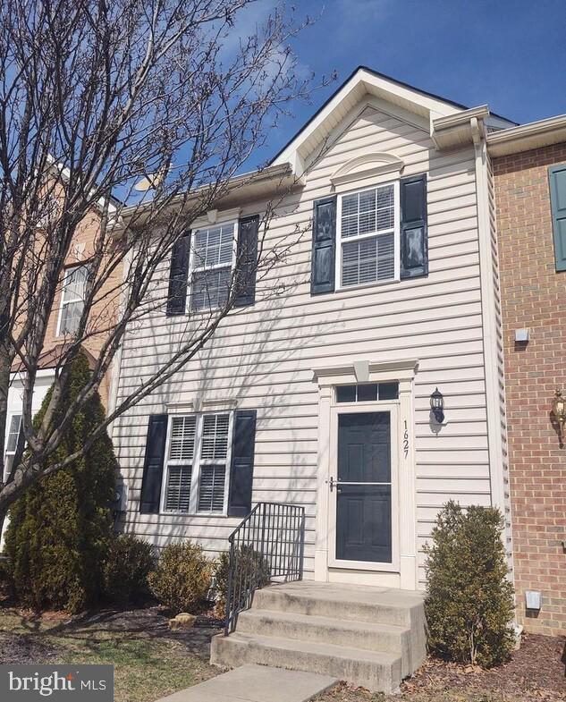 1627 TRESTLE ST Property Photo 1