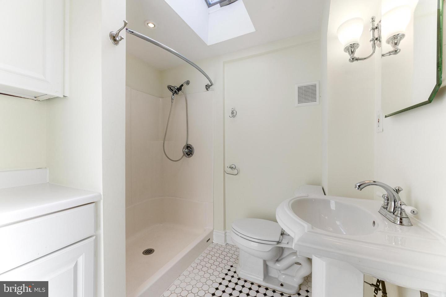 4300 Main St Property Photo 15