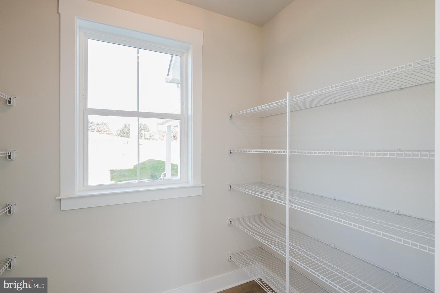 2527a Fourleaf Dr Property Photo 27