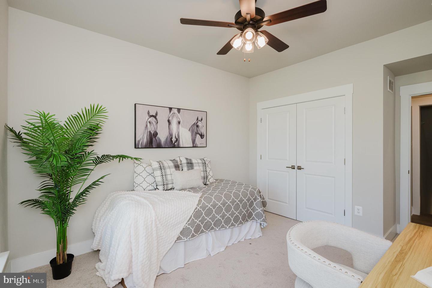 2527a Fourleaf Dr Property Photo 38