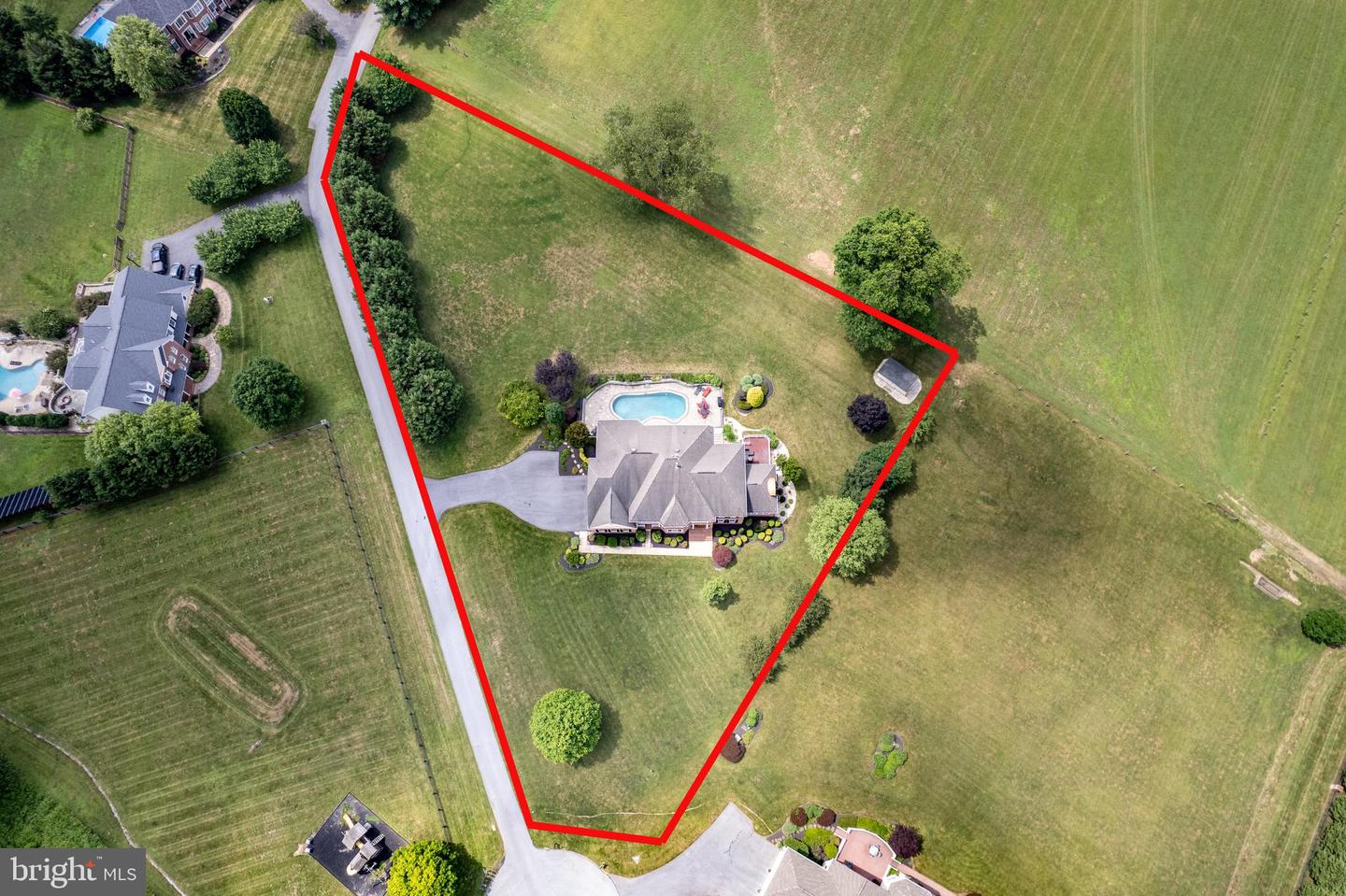 6050 Moore Dr Property Photo 3