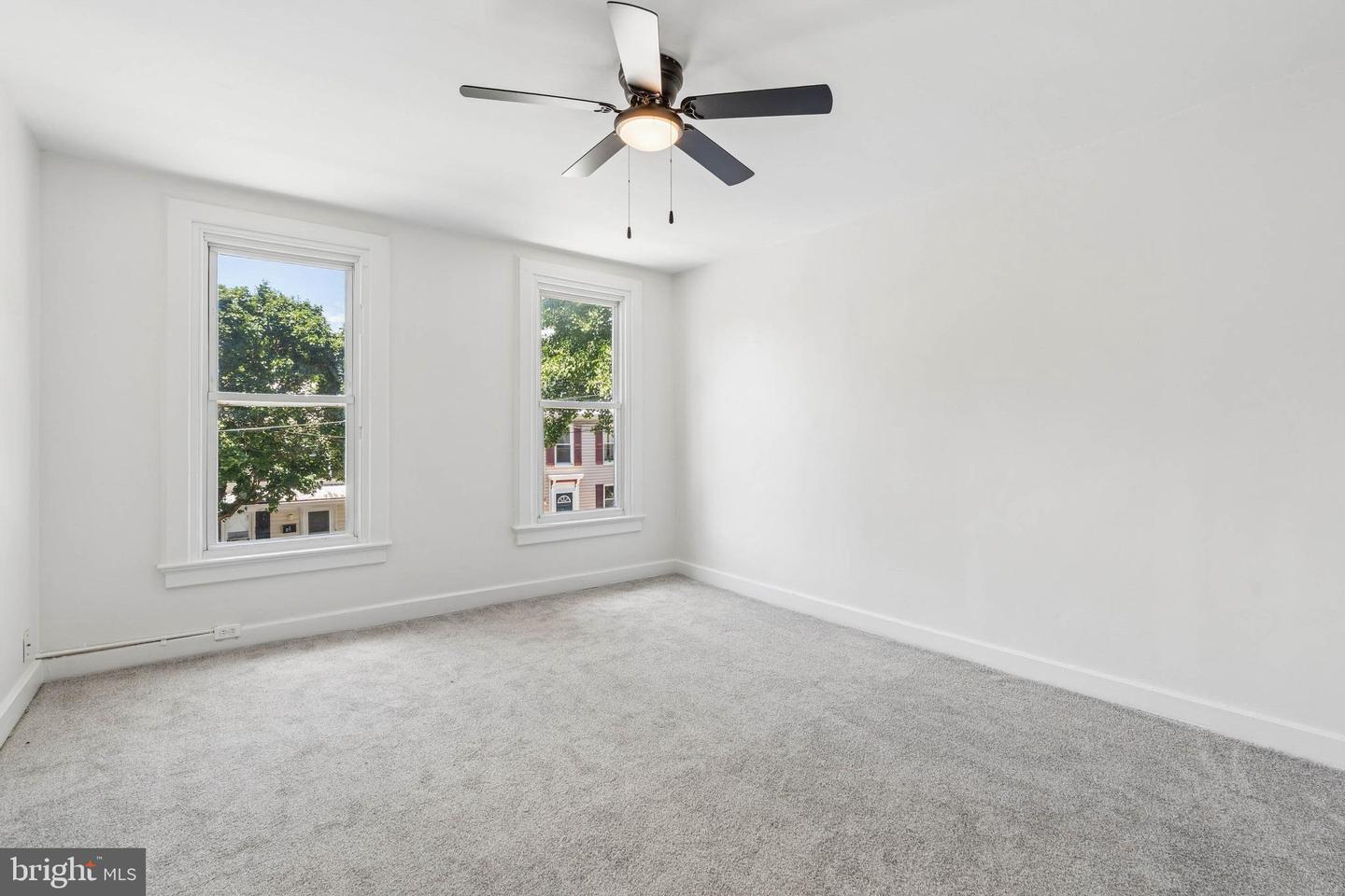 92 Pennsylvania Ave Property Photo 15