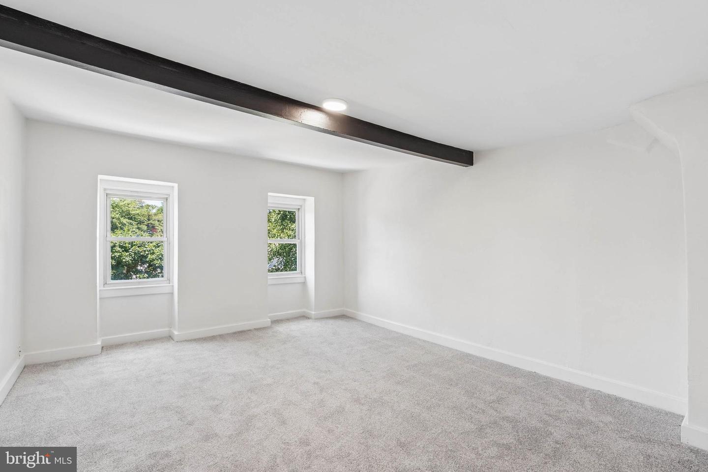 92 Pennsylvania Ave Property Photo 17