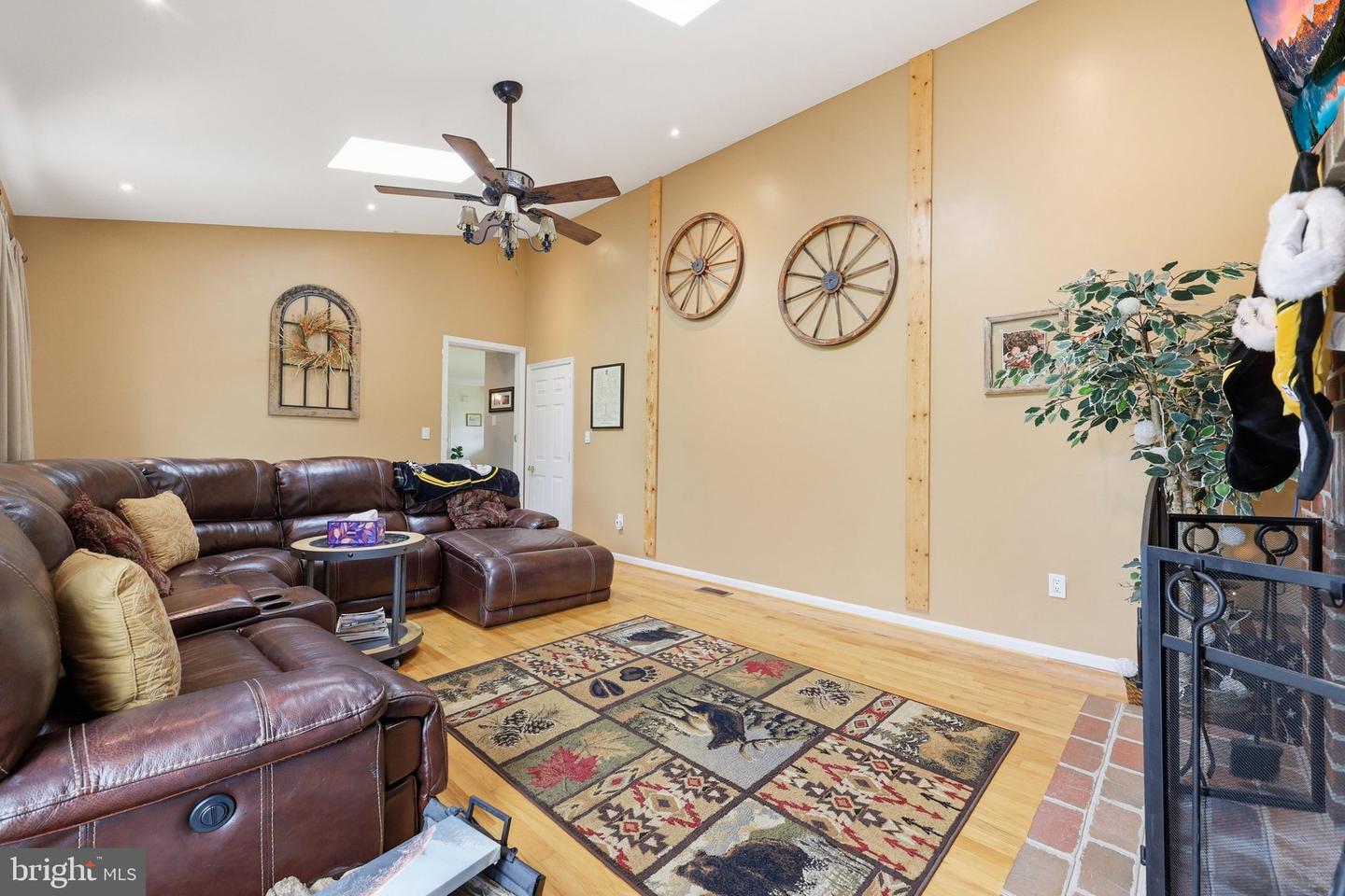 2910 Clear Hill Ln Property Photo 18