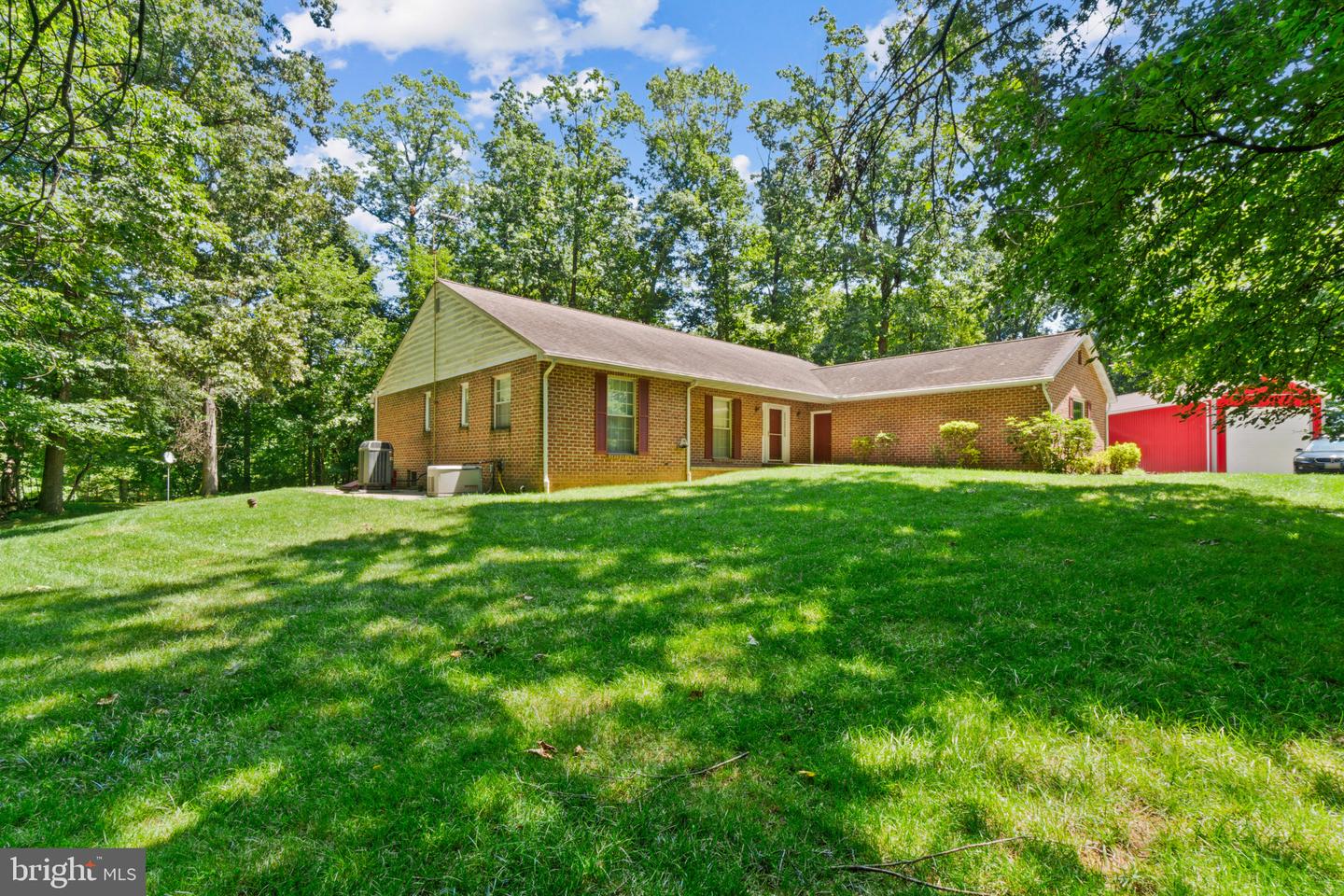 2597 Braddock Rd Property Photo 3