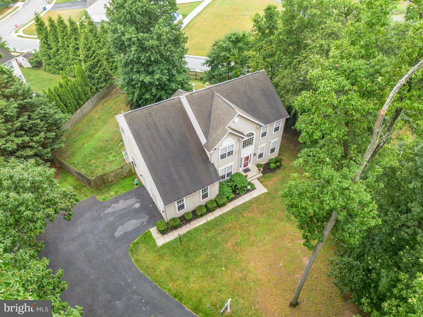 2805 Ridgeleigh Ct Property Photo 2