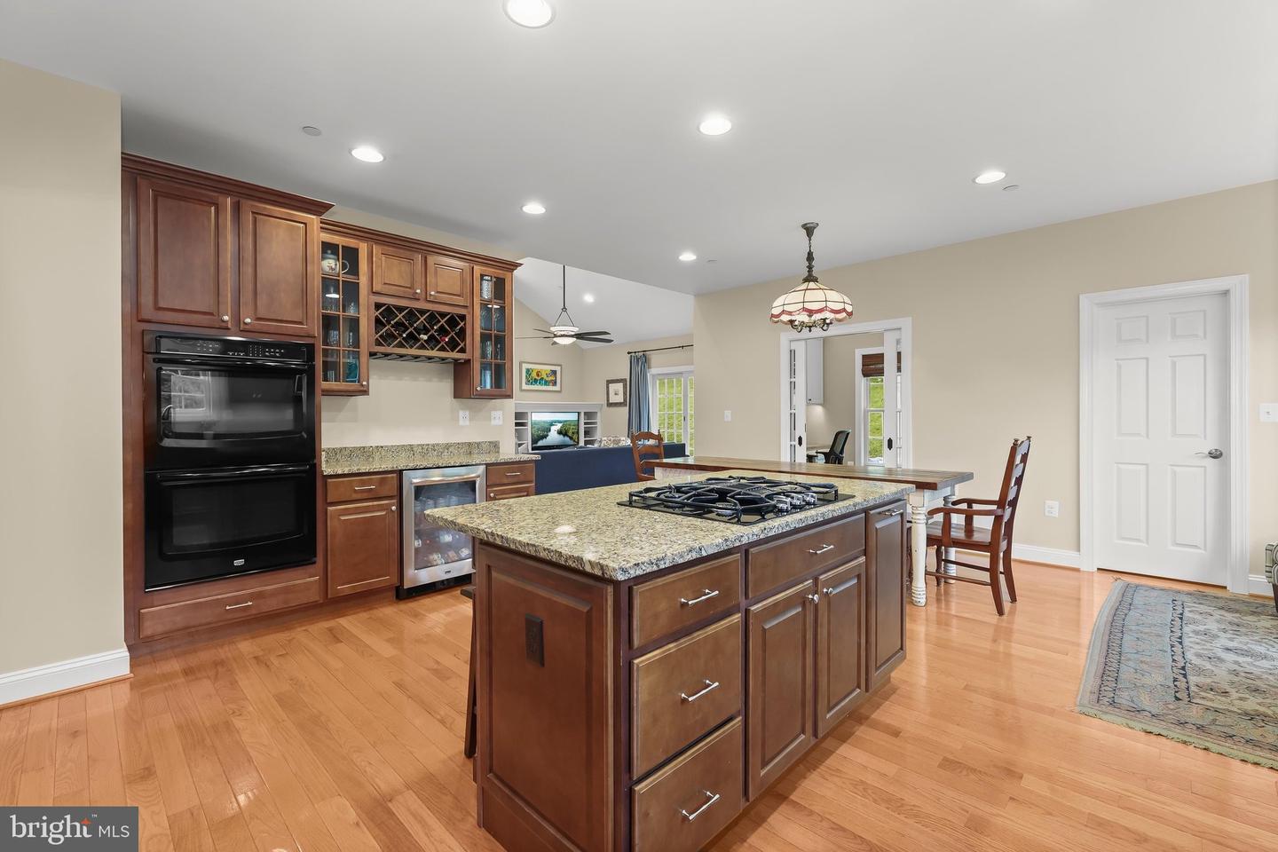 4175 Thomas Dr Property Photo 10