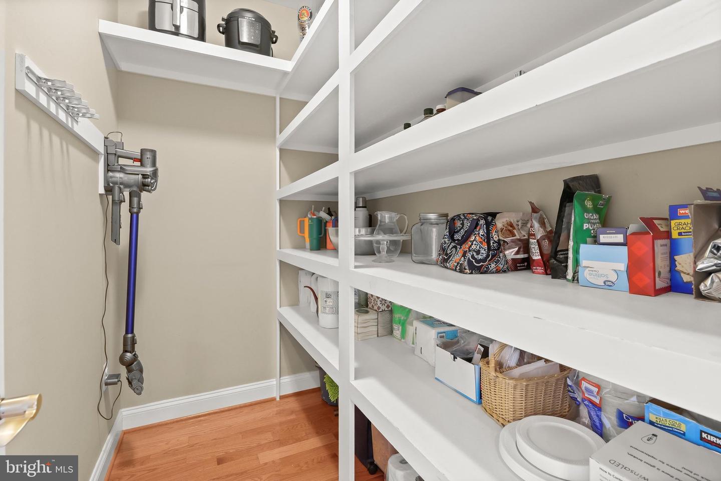 4175 Thomas Dr Property Photo 12