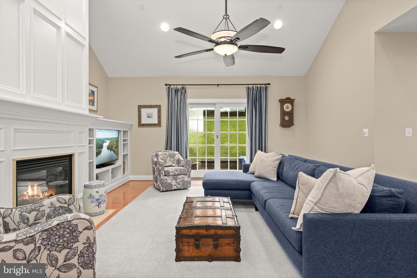 4175 Thomas Dr Property Photo 22