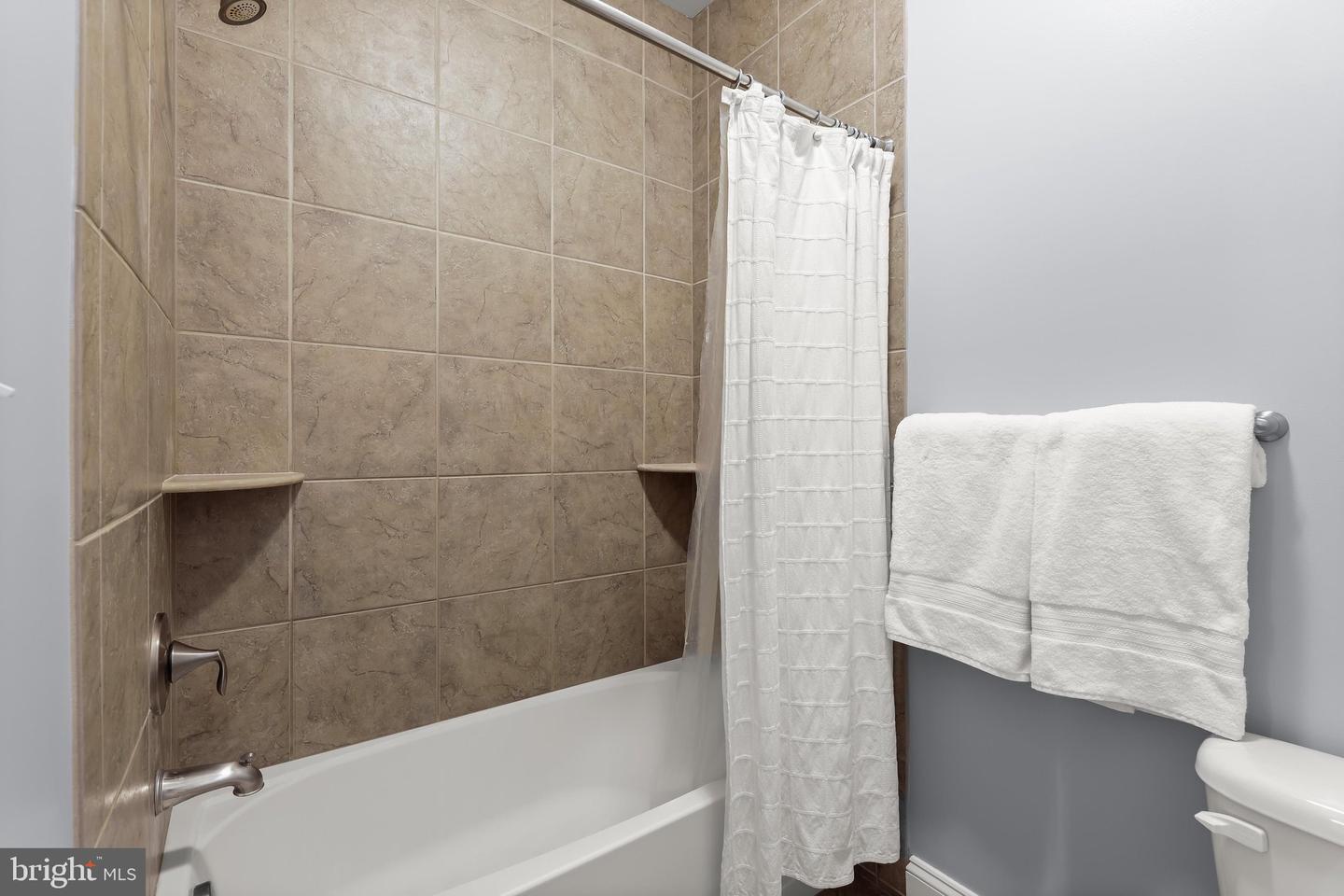 4175 Thomas Dr Property Photo 30