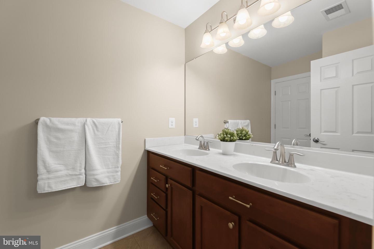 4175 Thomas Dr Property Photo 42