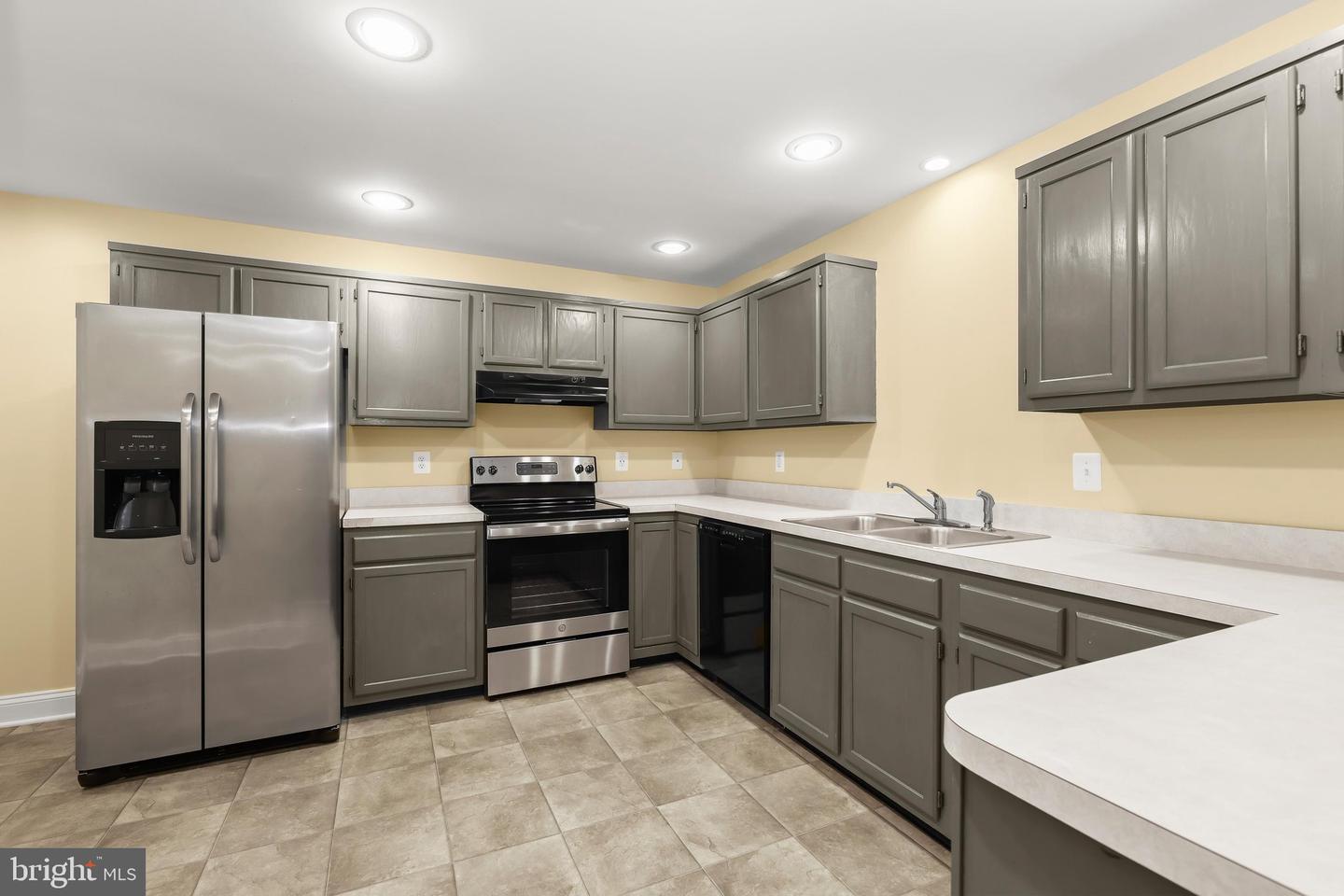 4175 Thomas Dr Property Photo 52