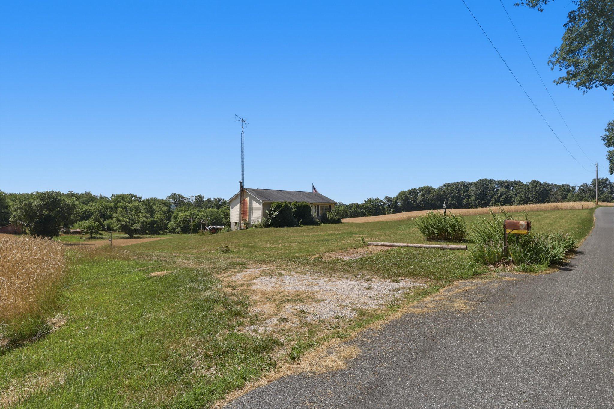 2519 & 2511 Robert Arthur Rd Property Photo 16